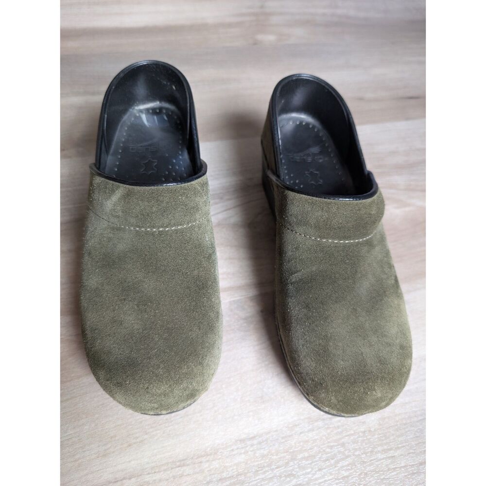 Dansko Professional Clogs in Olive Green Suede, Size 38 (S2) - Picture 5 of 9